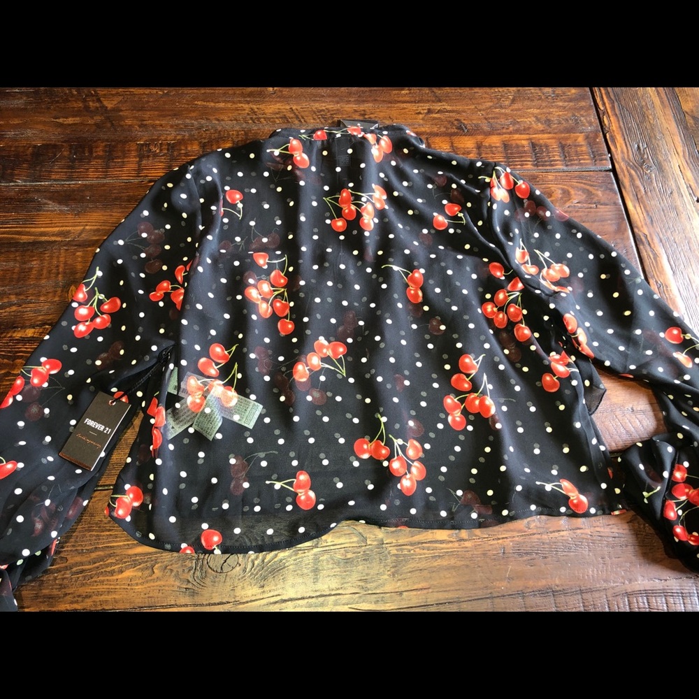 Forever 21 cherry dot crop ruffle top Medium - Picture 6 of 8